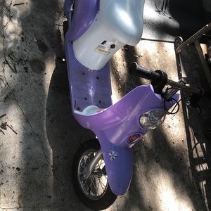 Girls scooter